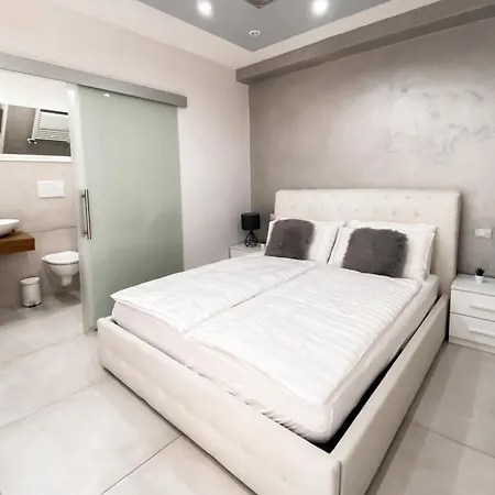 Nocleg ze śniadaniem Klemi, In Old Town Dolomia Check In Automatico 3*